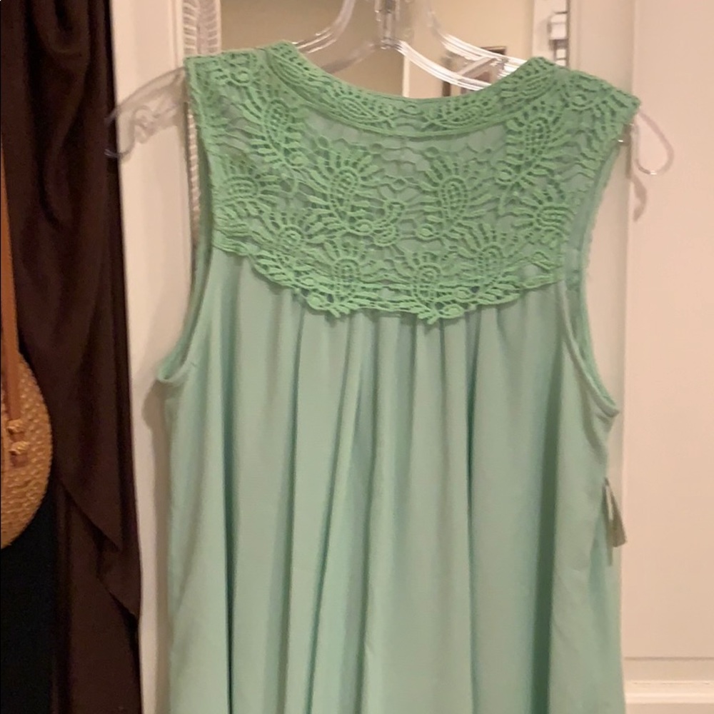 Mint Green Sleeveless Top - Picture 3 of 4